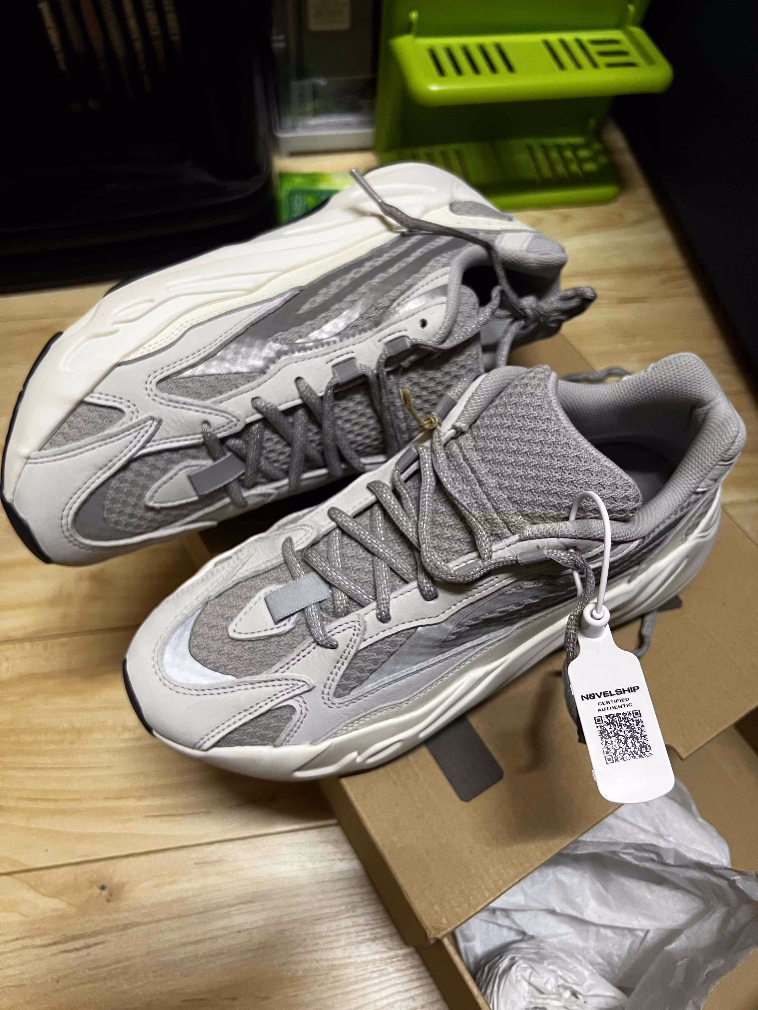 adidas Yeezy Boost 700 V2 'Static' EF2829 adidas Yeezy Boost 700 V2 'Static' EF2829